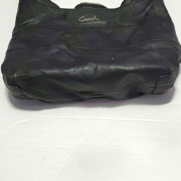 Coach Black Leather Minimalist Utility Career Essential Duffle Hobo Shoulder Bag - Picture 8 of 16